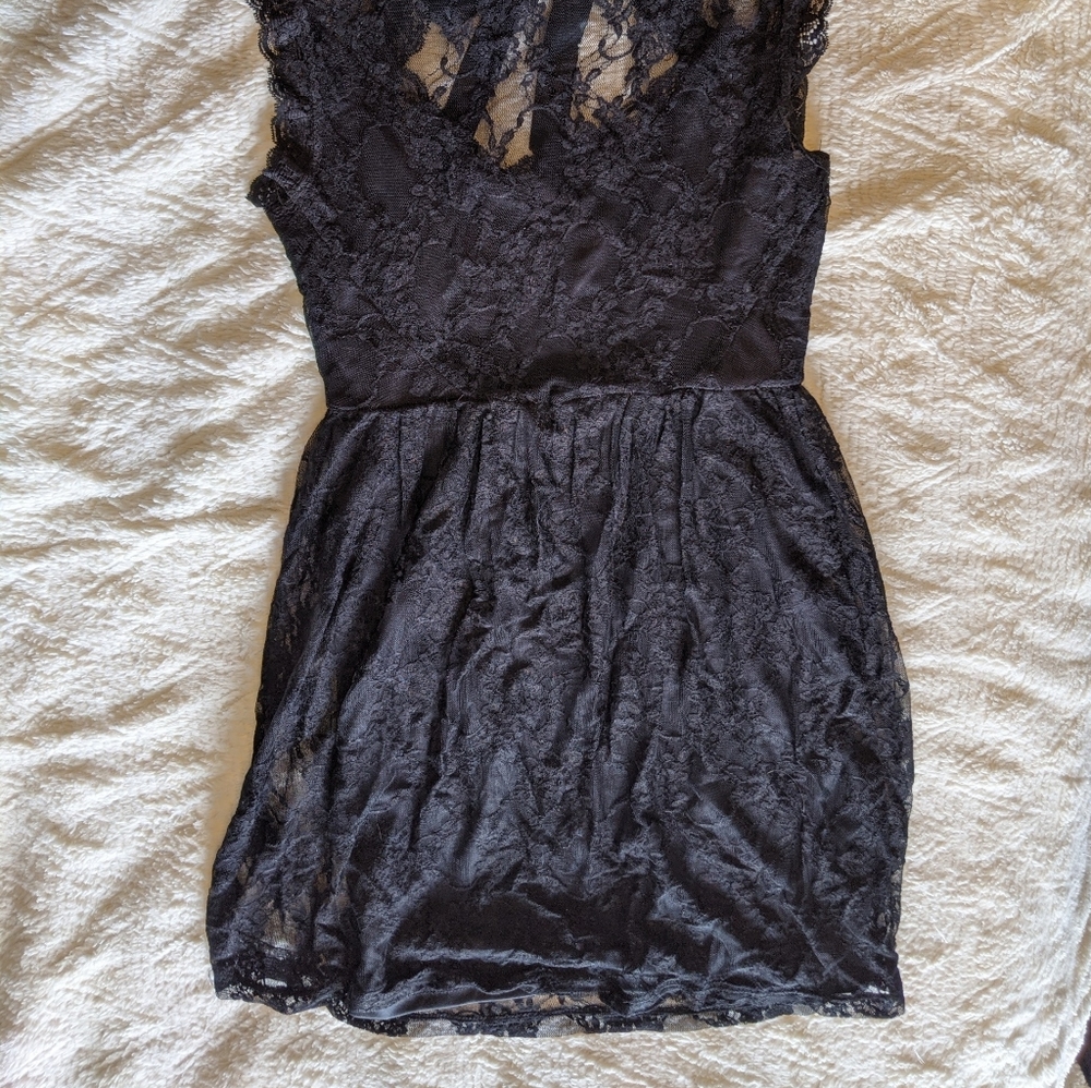 Hot Black Lace Dress with Ribbon Bow at Neck - Picture 2 of 6